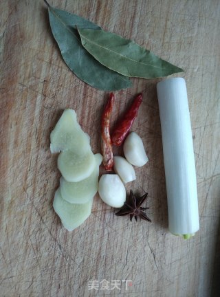 小鸡炖蘑菇的做法步骤：5