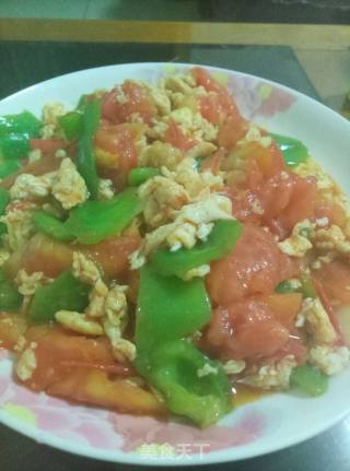青椒西红柿炒鸡蛋的做法步骤：4