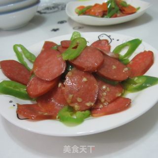 青椒炒烤肠的做法步骤：9
