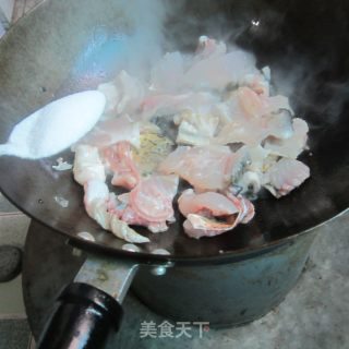莴笋煮鱼的做法步骤：3