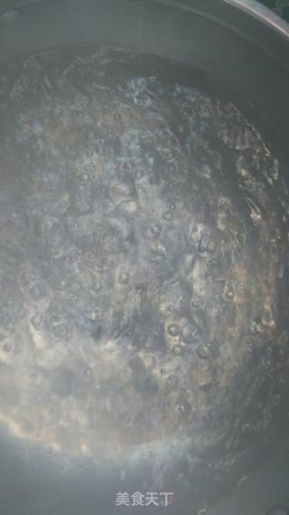 蜜腌李子的做法步骤：2