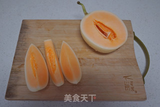 酸奶甜瓜汁、酸奶甜瓜捞的做法步骤：2