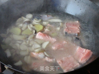 燕麦饭配三文鱼蘑菇汤的做法步骤：8
