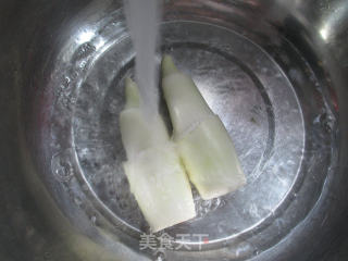 梅豆茭白炒猪肝的做法步骤：2