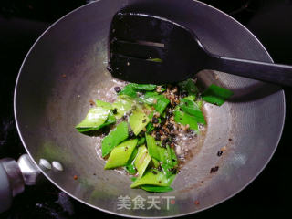 猪颈肉炒玉米四季豆的做法步骤：5