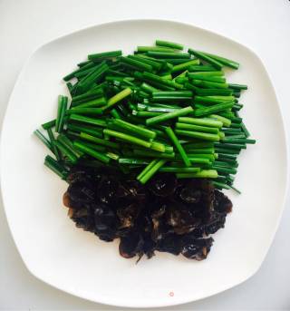 韭菜苔炒鸡蛋的做法步骤：5