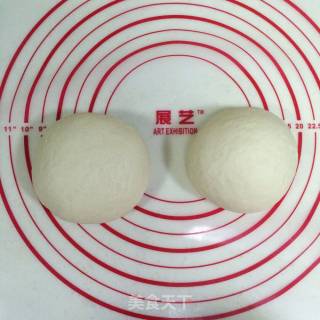 培根口蘑田园披萨的做法步骤：4