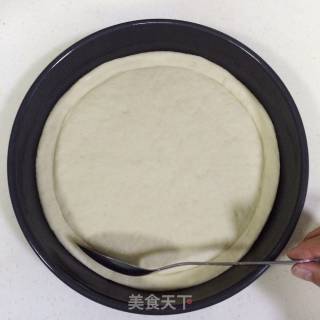 培根口蘑田园披萨的做法步骤：6