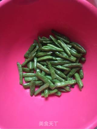 干煸豆角土豆的做法步骤：4