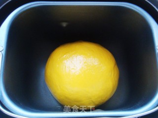南瓜芝麻面包卷的做法步骤：5