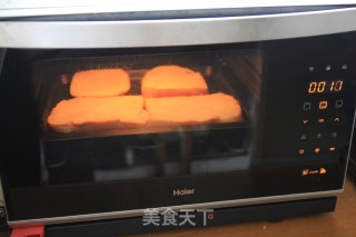 黄金吐司香肠沙拉的做法步骤：4