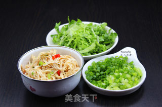 鸡丝肉卷饼的做法步骤：2
