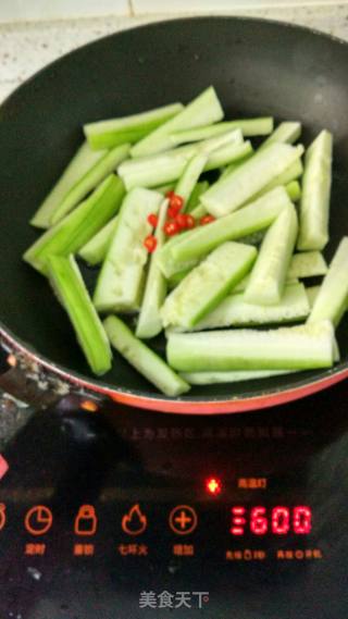 丝瓜焖饭的做法步骤：2