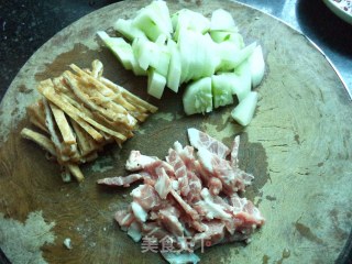黄瓜肉片的做法步骤：2