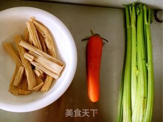 凉拌腐竹的做法步骤：1