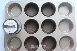 费列罗巧克力杯子蛋糕的做法步骤：8