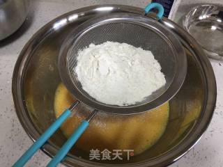 11寸方形戚风的做法步骤：6