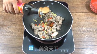 四季餐桌|土豆西红柿焖排骨的做法步骤：6