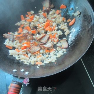 咸萝卜丁烧腊肉的做法步骤：6