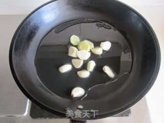 黄骨鱼炖冬瓜的做法步骤：2