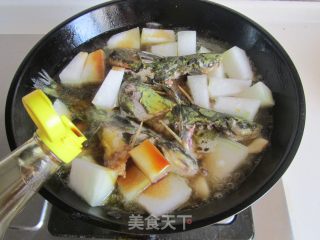 黄骨鱼炖冬瓜的做法步骤：6