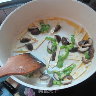 豆腐香菇丝的做法步骤：5