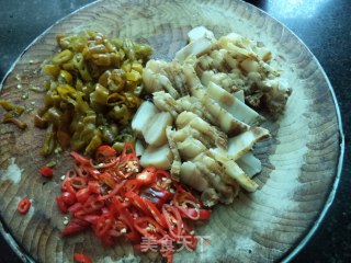 干烧酸辣腊肉的做法步骤：3