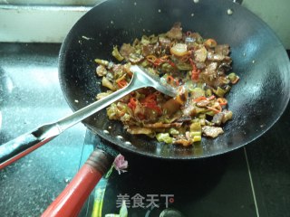 干烧酸辣腊肉的做法步骤：8