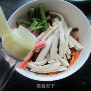 鱼香海带豆腐丝的做法步骤：3