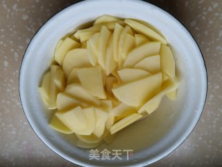 香肠土豆片的做法步骤：2
