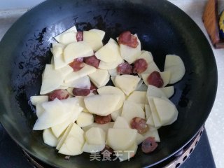 香肠土豆片的做法步骤：4