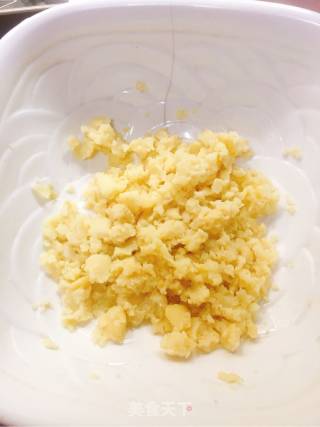 土豆泥虾饼的做法步骤：2