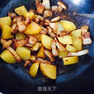 土豆烧肉的做法步骤：6