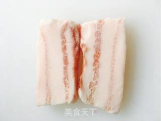 青椒炒肉的做法步骤：2