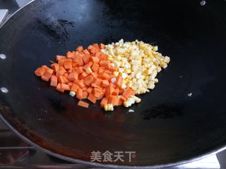 三色彩丁炒罗勒香肠的做法步骤：5