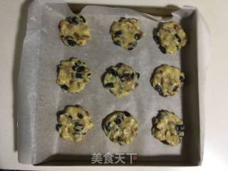 杏仁葡萄干饼干的做法步骤：6