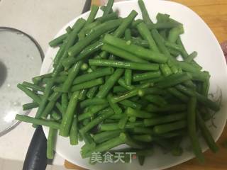 长豆角/豇豆炒肉的做法步骤：1