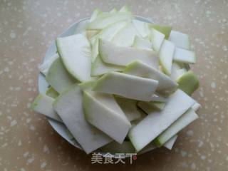 虾皮蒲瓜的做法步骤：1