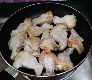 猴头菇烧鸡翅根的做法步骤：6