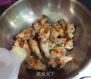 猴头菇烧鸡翅根的做法步骤：9