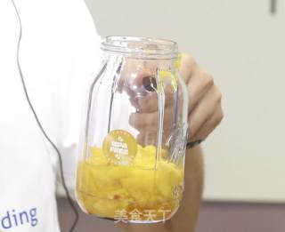 【Oster食谱】芒果慕斯让餐点变成艺术的做法步骤：7
