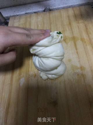 葱香饼（油锅盔）的做法步骤：12