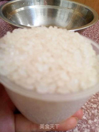 香菇滑鸡煲仔饭的做法步骤：1