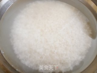 香菇滑鸡煲仔饭的做法步骤：2
