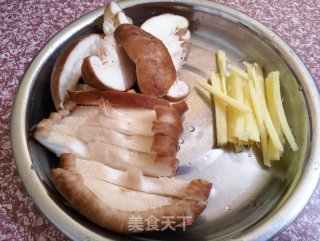 香菇滑鸡煲仔饭的做法步骤：4