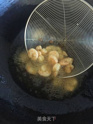 菠萝油条虾的做法步骤：4