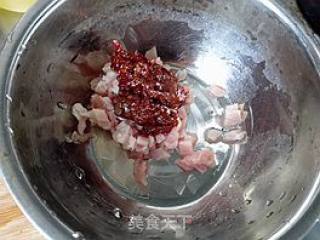 双椒肉酱香土豆粉的做法步骤：4