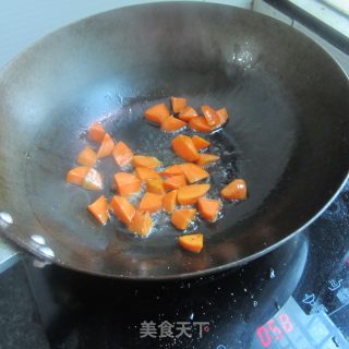 胡萝卜炒丸豆豉香的做法步骤：4