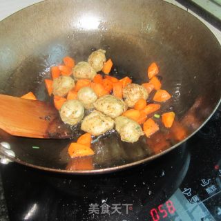 胡萝卜炒丸豆豉香的做法步骤：8
