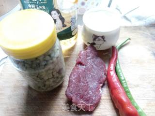 酸豆角炒肉末的做法步骤：1